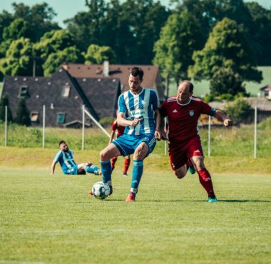Tomáš Faltýnek není jen rozený střelec, ale připravil spoluhráčům dvě vyložené šance, které skončili v brance